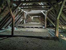 Dachbodenentrümpelung Zwischenbrücken